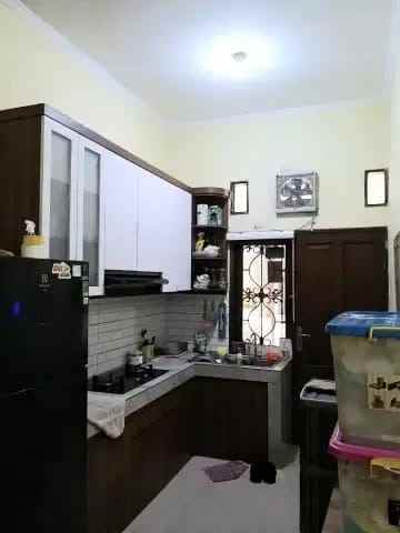 town house premium pekayon bekasi selatan 5 kt art shm