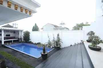 villa lembang bandung mewah