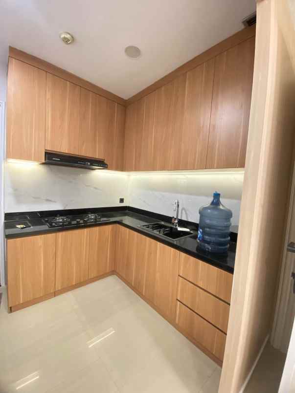 apartemen 3 br siap huni di tower paris frenchwalk moi