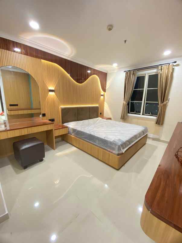 apartemen 3 br siap huni di tower paris frenchwalk moi