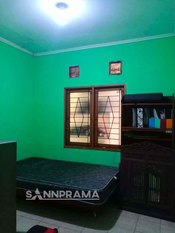 ash rumah second hook dalam sawangan regency