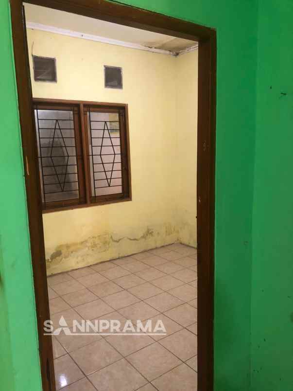 ash rumah second hook dalam sawangan regency