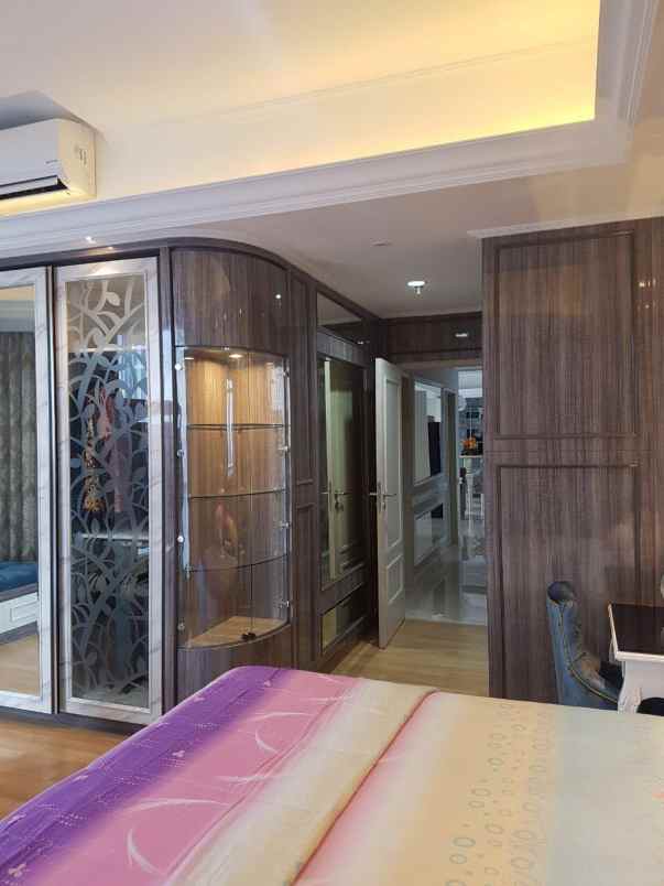 dijual apartemen apartemen the peak