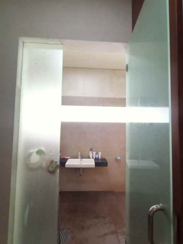 dijual cepat rumah mewah di istana sudirman regency