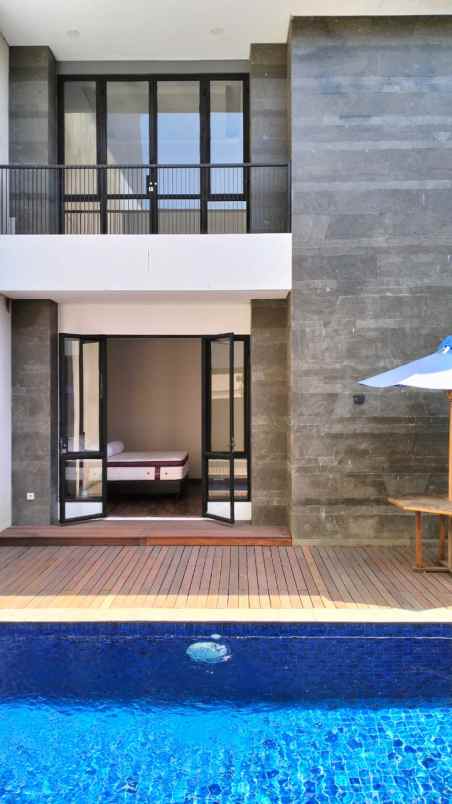 dijual cepat rumah mewah emerald cove gading serpong