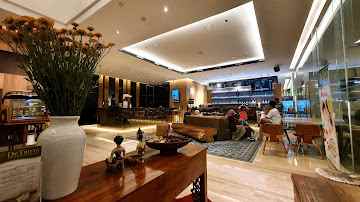dijual hotel jalan margomulyo