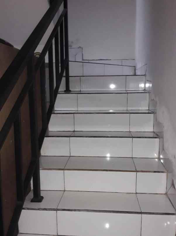 dijual kost galuhmas karawang