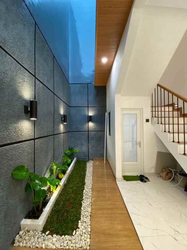 dijual kost mampang pancoran mas depok