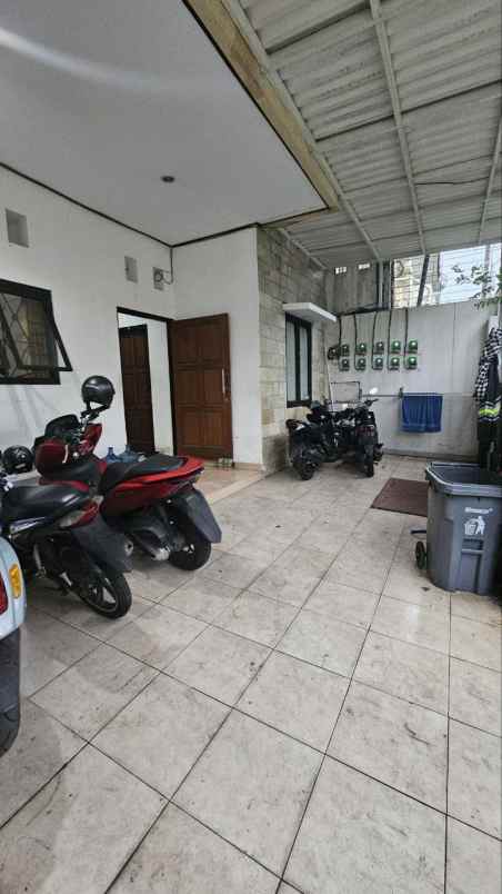 dijual kost rumah kos sutorejo
