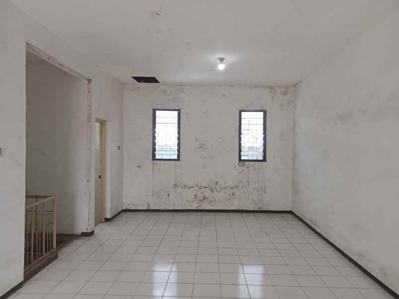 dijual ruko gudang kantor pasar kembang sawahan surabaya