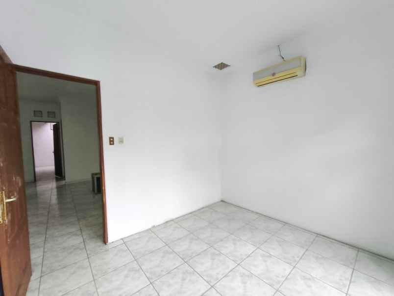 dijual rumah 1 tingkat komplek cemara asri jalan pinus