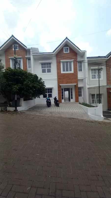 dijual rumah 18 land residence