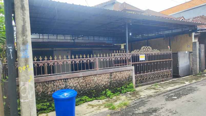 dijual rumah 2 lantai di tengah kota denpasar