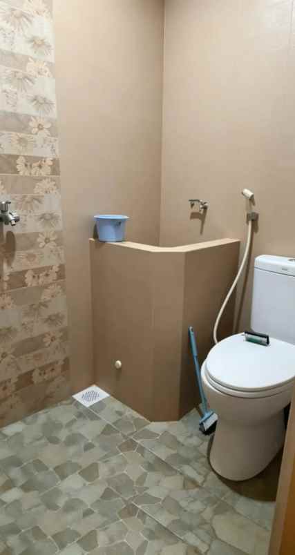 dijual rumah 2 lantai elegan lokasi sawojajar