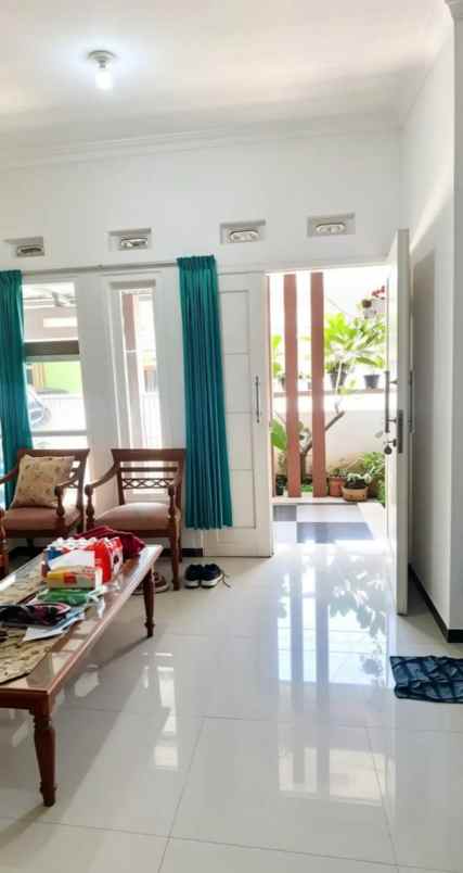 dijual rumah 2 lantai elegan lokasi sawojajar