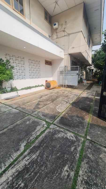 dijual rumah 2 lantai petamburan jakarta pusat