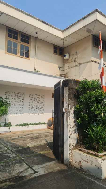 dijual rumah 2 lantai petamburan jakarta pusat