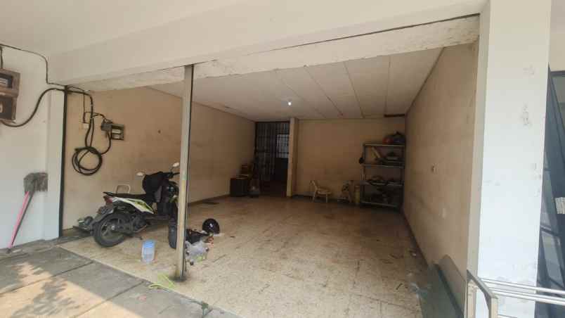 dijual rumah 2 lantai petamburan jakarta pusat