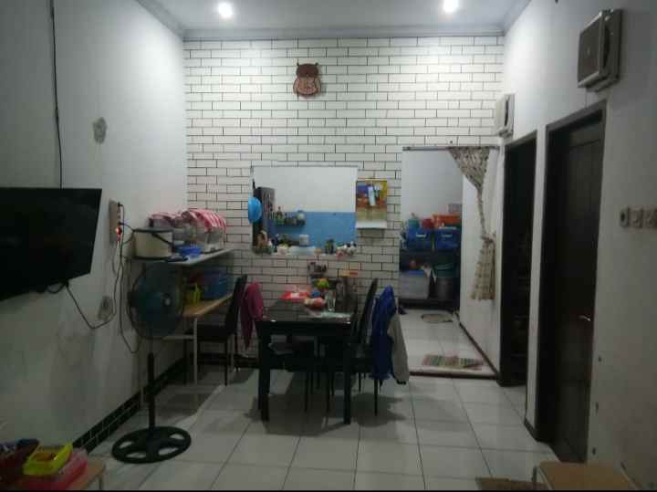 dijual rumah alamanda regency