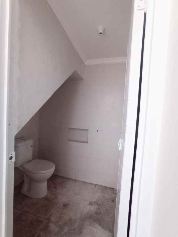 dijual rumah alana wisma indah surabaya