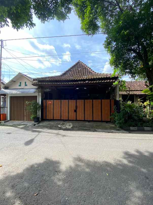 dijual rumah alun alun selatan yogyakarta