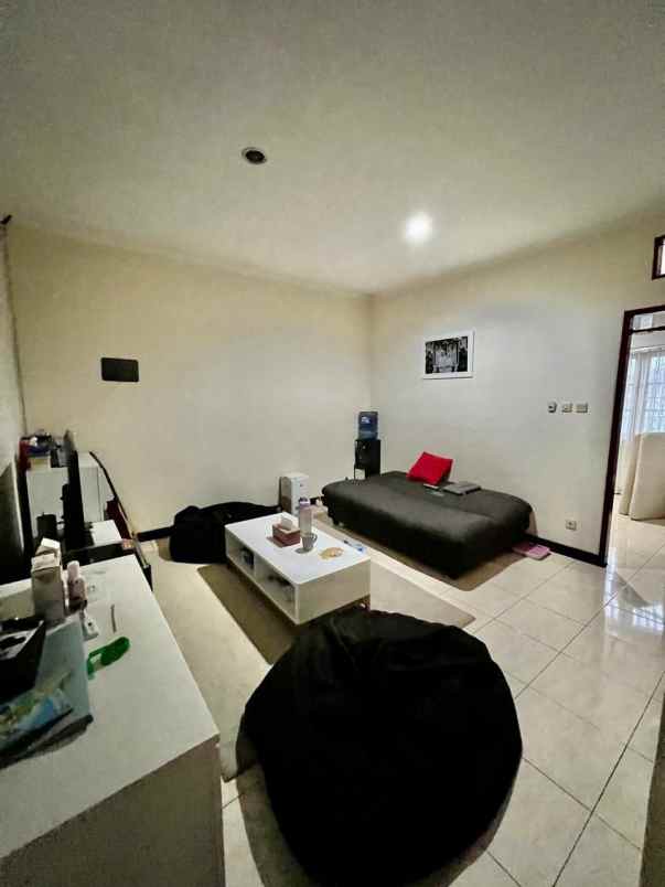 dijual rumah antapani
