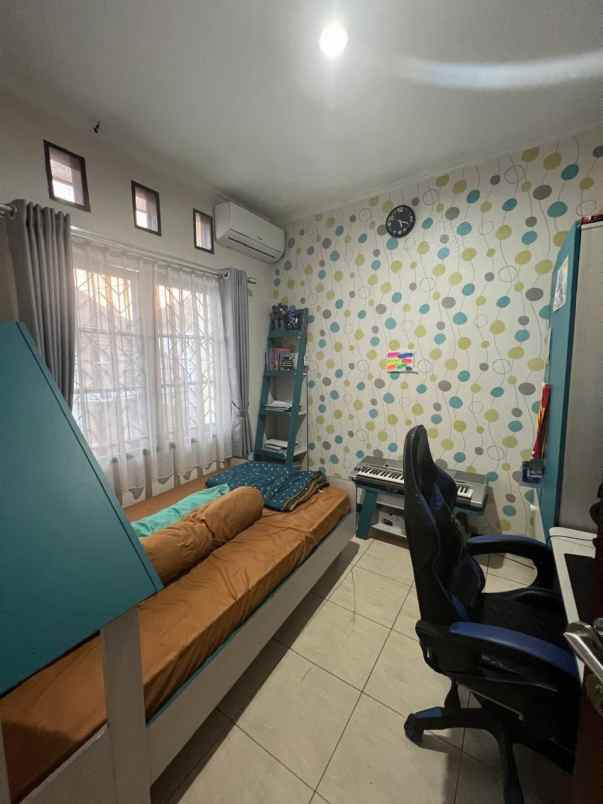 dijual rumah antapani