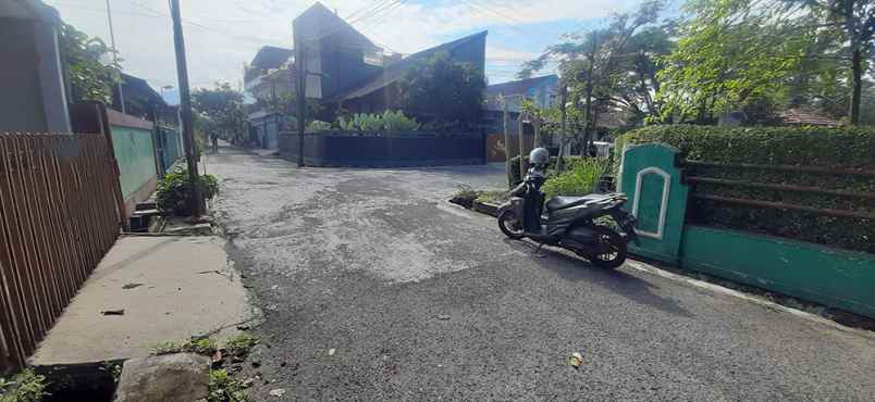 dijual rumah arcamanik endah