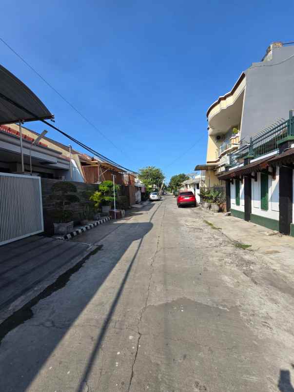 dijual rumah babatan pantai