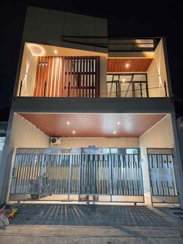 dijual rumah babatan pantai utara