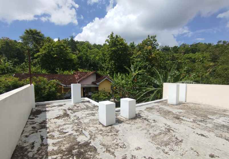 dijual rumah balecatur
