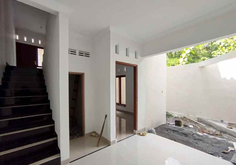 dijual rumah balecatur