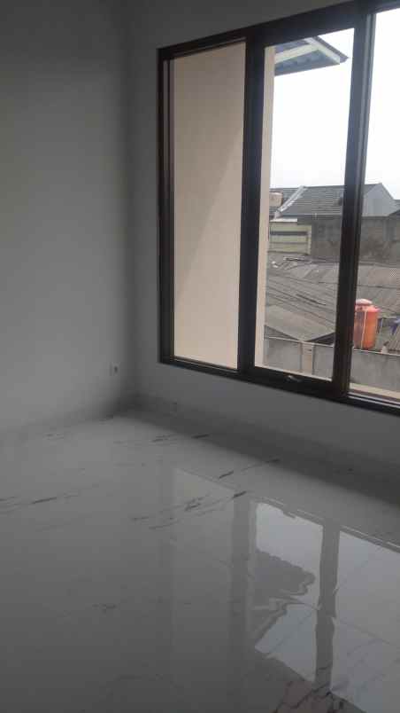 dijual rumah baru bagus dekat mall pesona scuare depok