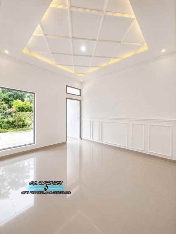 dijual rumah baru design classic modern siap huni
