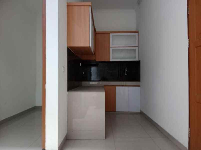 dijual rumah baru jalan suryalaya buah batu bandung