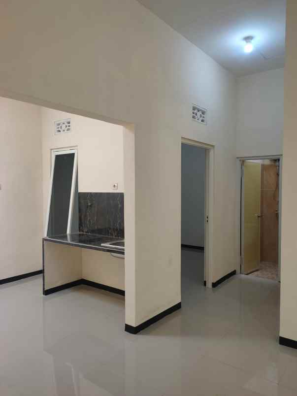 dijual rumah baru lokasi asrikaton malang