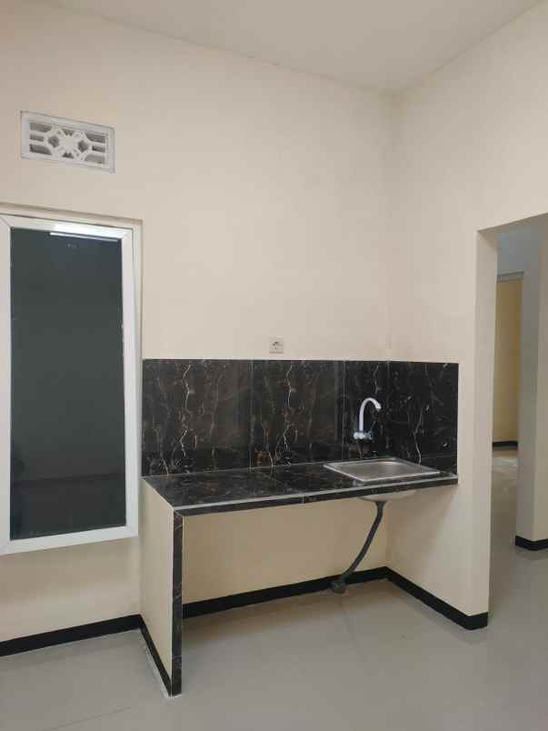 dijual rumah baru lokasi asrikaton malang