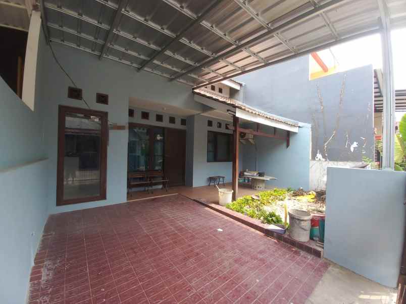 dijual rumah bintang metropole