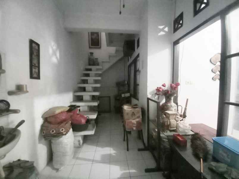 dijual rumah bintang metropole