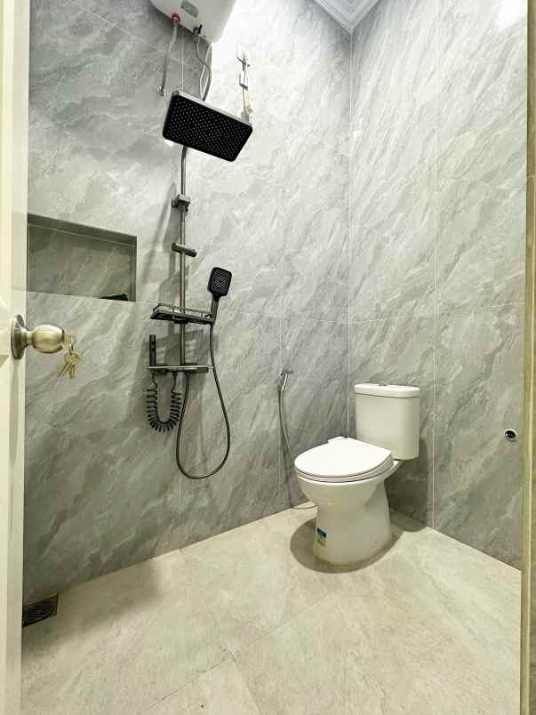 dijual rumah bintara