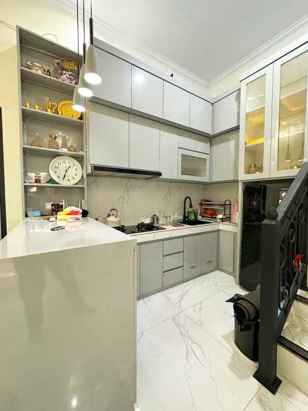 dijual rumah bintara