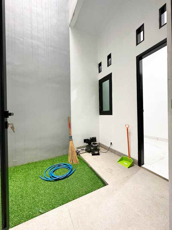 dijual rumah bintara