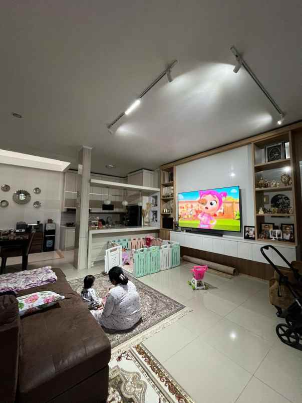 dijual rumah bu gegerkalong bandung utara