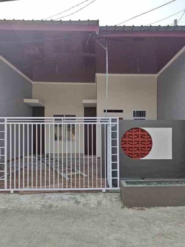 dijual rumah bulevar hijau