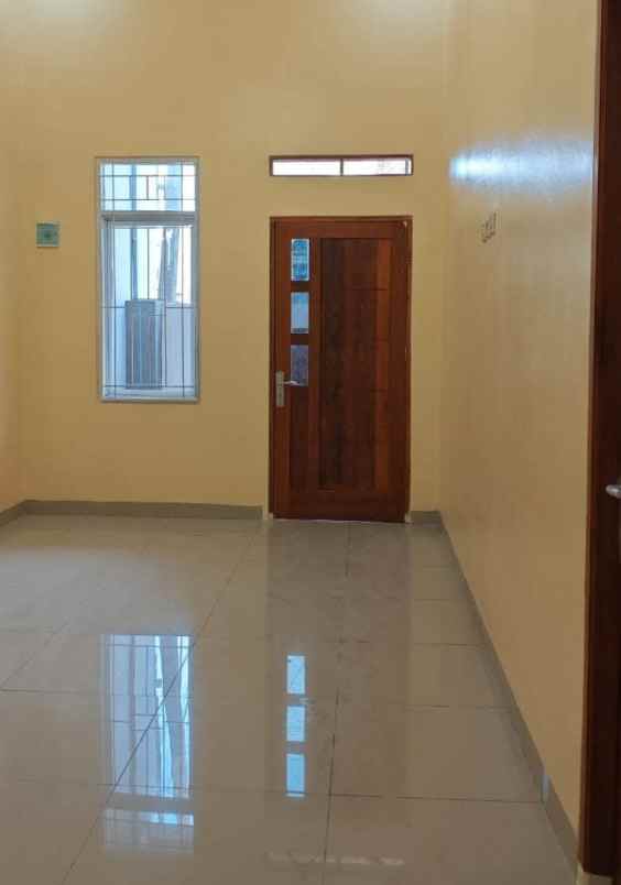 dijual rumah bulevar hijau