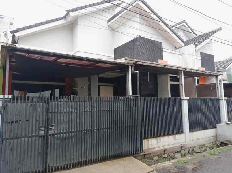 dijual rumah bumi sariwangi