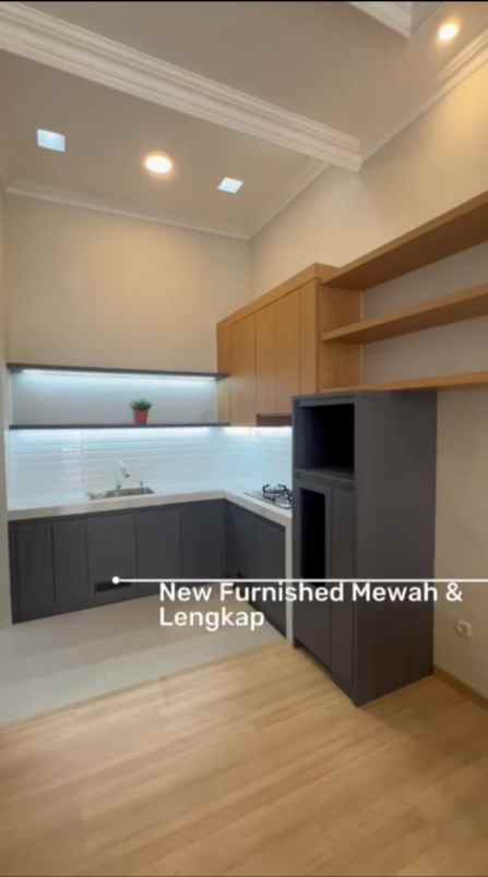 dijual rumah cantik griya asri pakuwon city