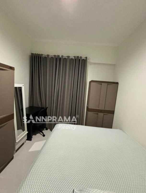 dijual rumah cantik semi furnished siap huni