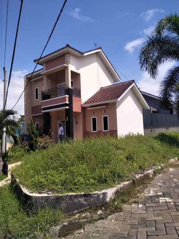 dijual rumah cemara residenci