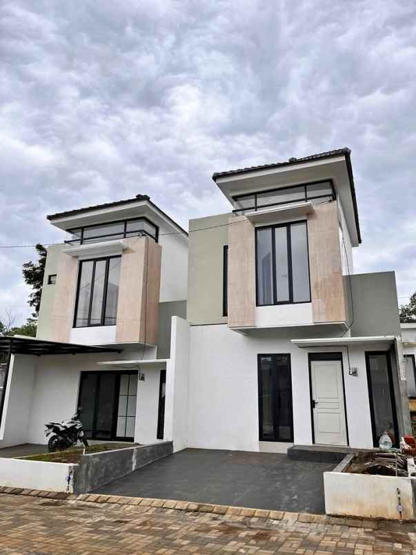 dijual rumah cemorokandang